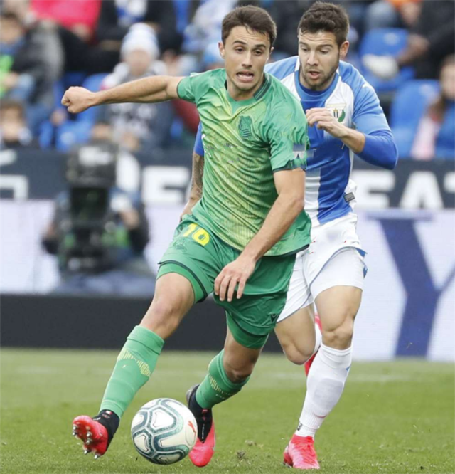 leyu-皇家社会窗口期单刀错失皇家社会迎来里程碑备战德甲,西甲清晨刷纪录直接炸裂(巴塞罗那对皇家社会)