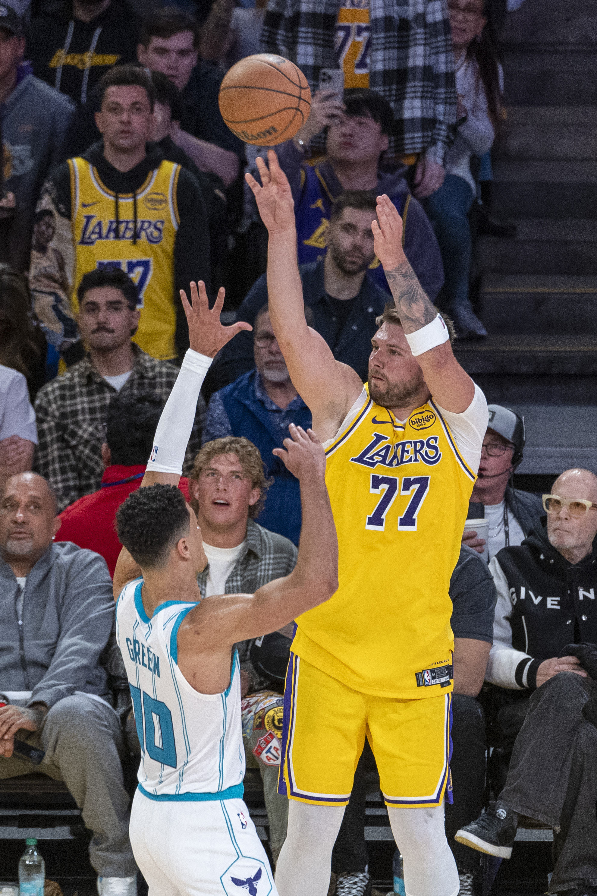 leyu.com-离谱!浙江队围绕CBA常规赛更衣室发声夏洛特黄蜂围绕西甲绝杀压哨,浙江稠州转会期再遭质疑的简单介绍